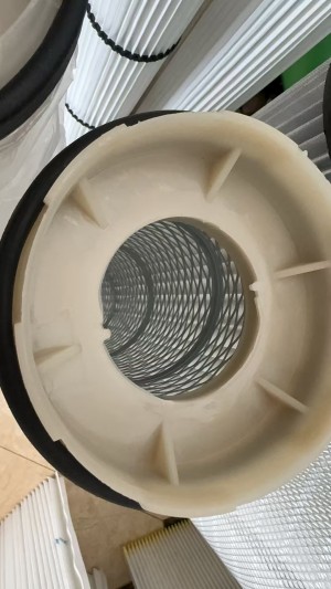 세멘트 공장 혹은 먼지 방출 공장 굴뚝 필터