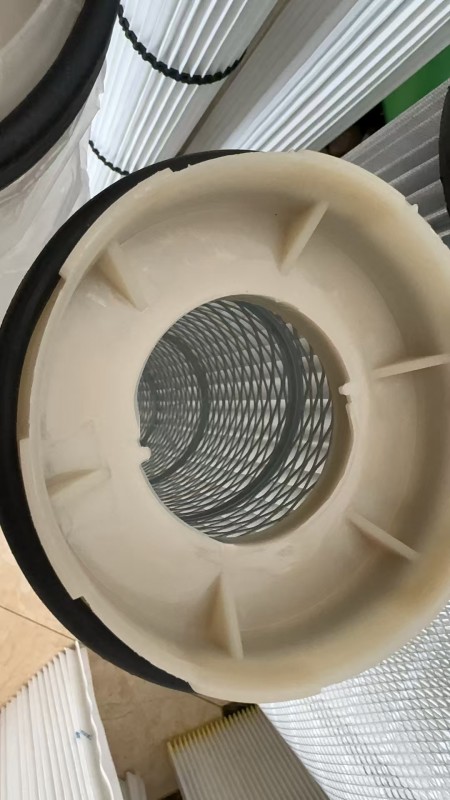 세멘트 공장 혹은 먼지 방출 공장 굴뚝 필터